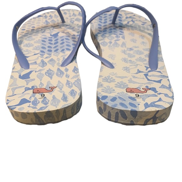 Vineyard Vines Flip Flops Size 9 - Picture 2 of 3